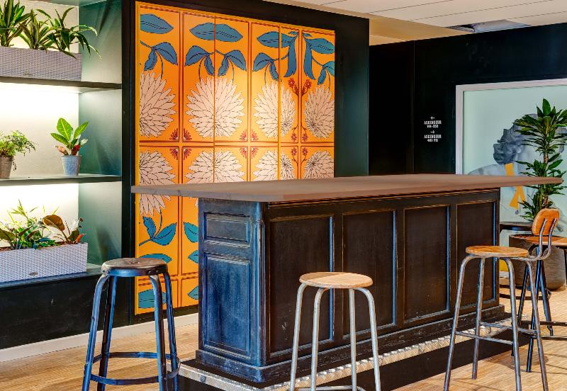 B&B HOME Paris Mairie de Saint Ouen - Bar