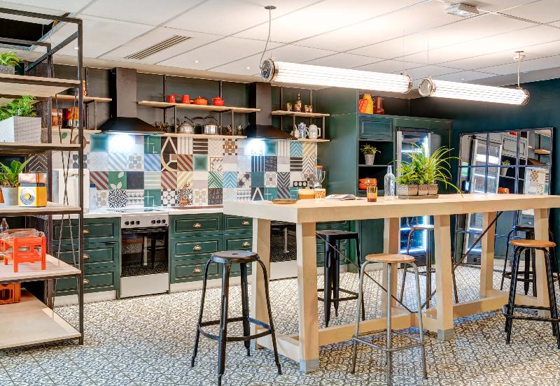 B&B HOME Paris Mairie de Saint Ouen - Restoran