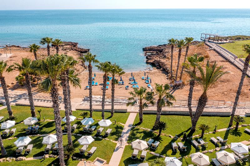 Louis Althea Beach - Genel