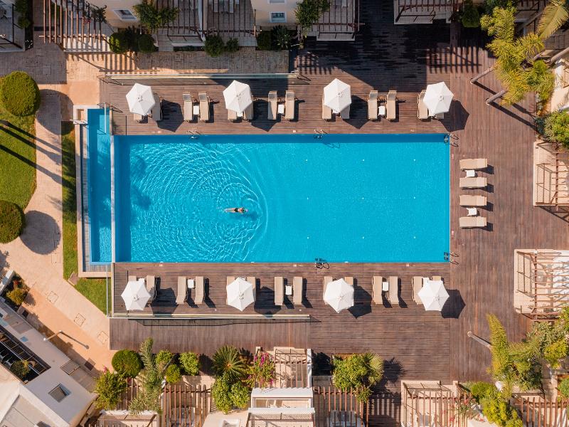 Louis Althea Beach - Genel