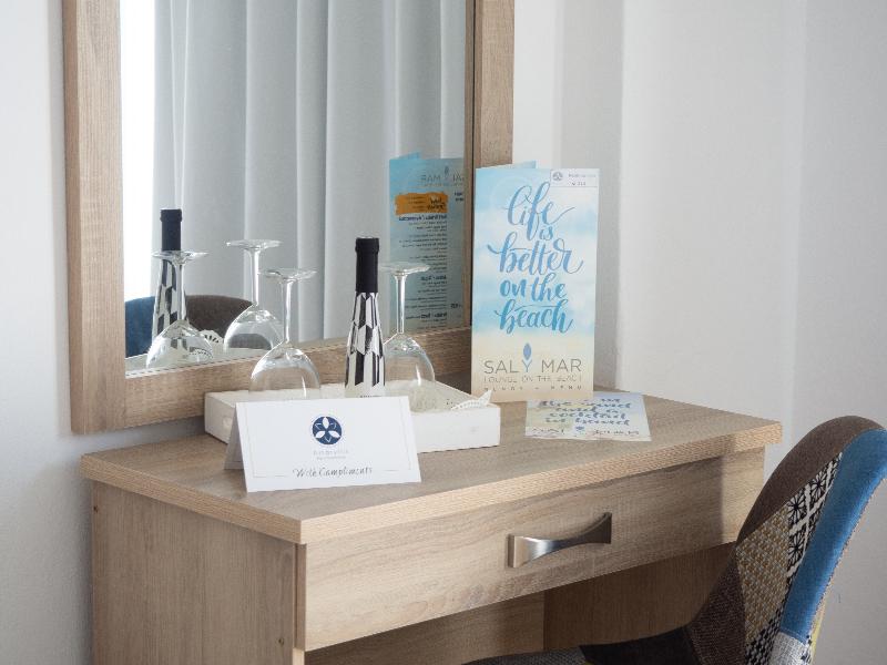 Amaryllis Beach Hotel - Oda