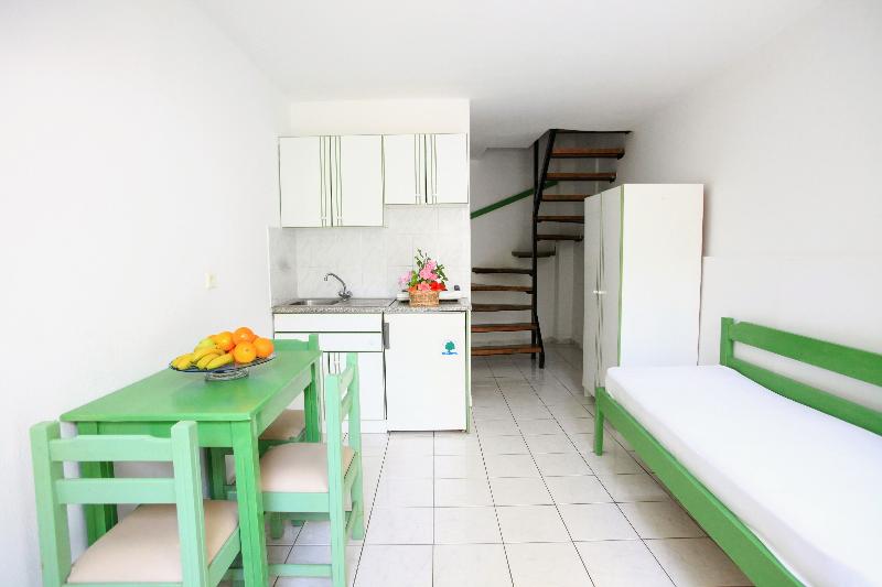 Anatoli Apartments - Oda
