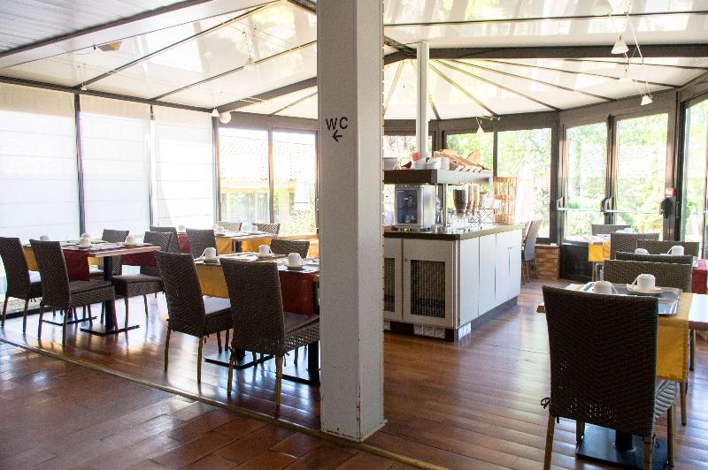 Kyriad Angouleme Nord Champniers - Restoran
