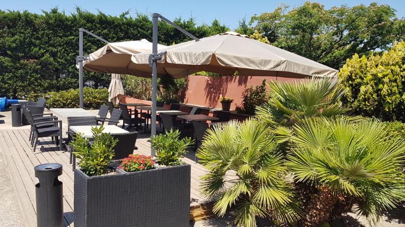 Kyriad Marseille Ouest Martigues - Teras