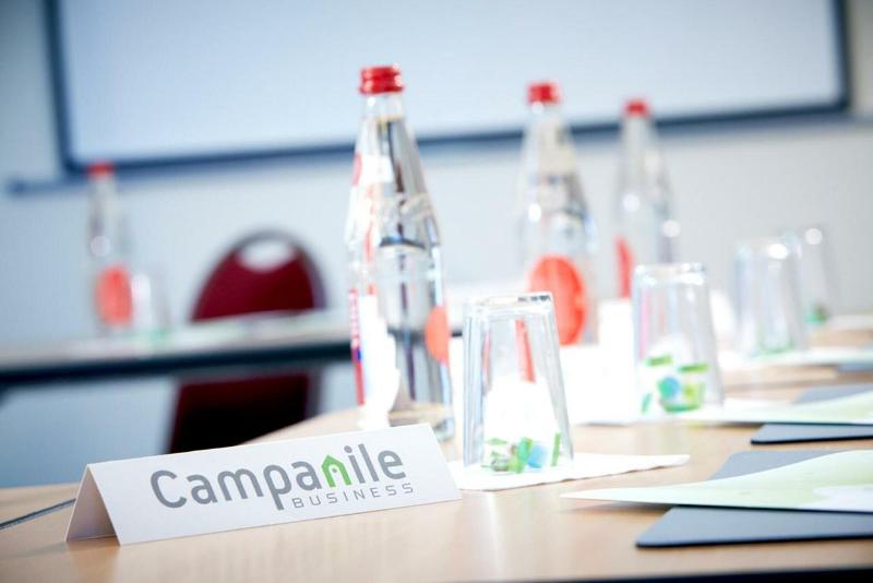 Campanile Auch - Toplantı