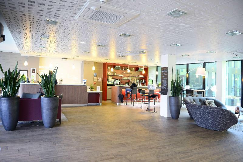 CAMPANILE BELFORT MONTBELIARD - Gare La Jonxion - Lobi