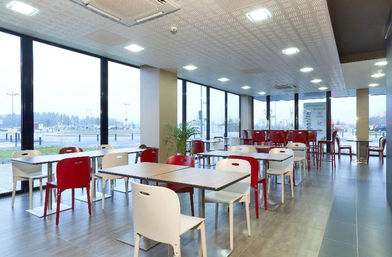 CAMPANILE BELFORT MONTBELIARD - Gare La Jonxion - Restoran