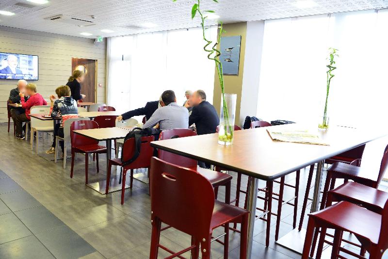 CAMPANILE BELFORT MONTBELIARD - Gare La Jonxion - Restoran