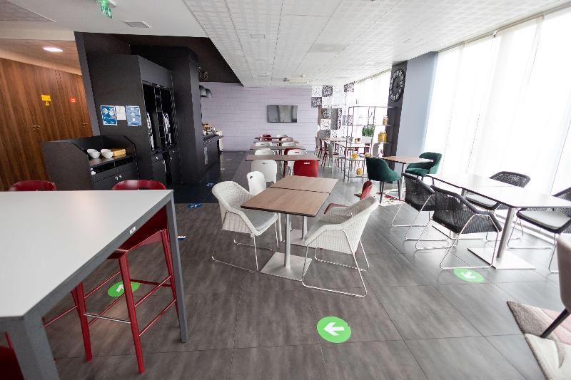 CAMPANILE BELFORT MONTBELIARD - Gare La Jonxion - Restoran
