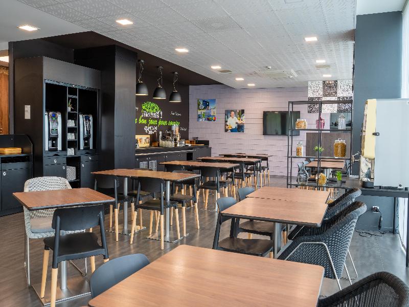 CAMPANILE BELFORT MONTBELIARD - Gare La Jonxion - Restoran