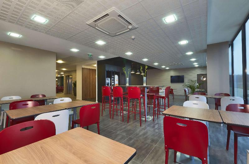 CAMPANILE BELFORT MONTBELIARD - Gare La Jonxion - Restoran