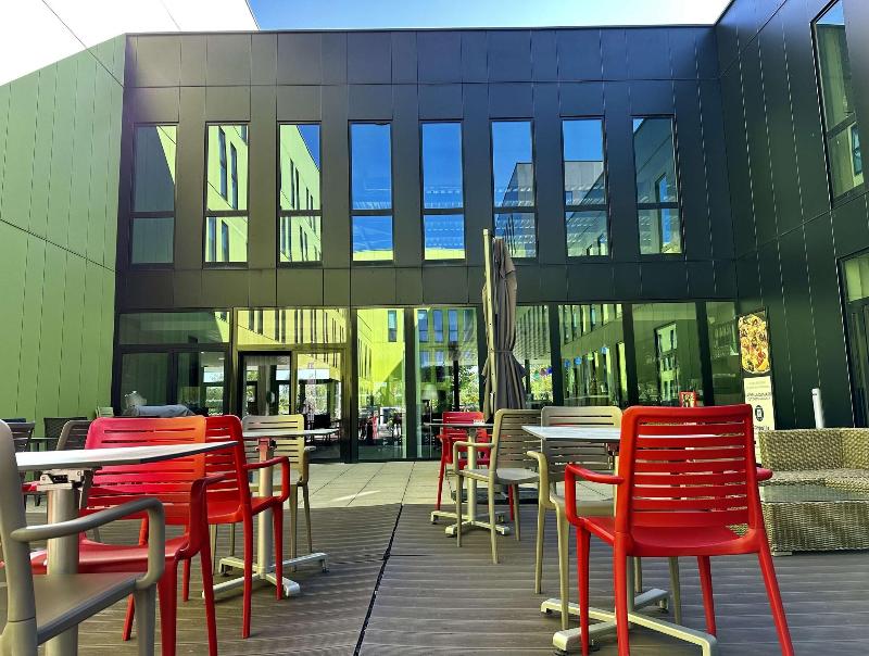 CAMPANILE BELFORT MONTBELIARD - Gare La Jonxion - Teras