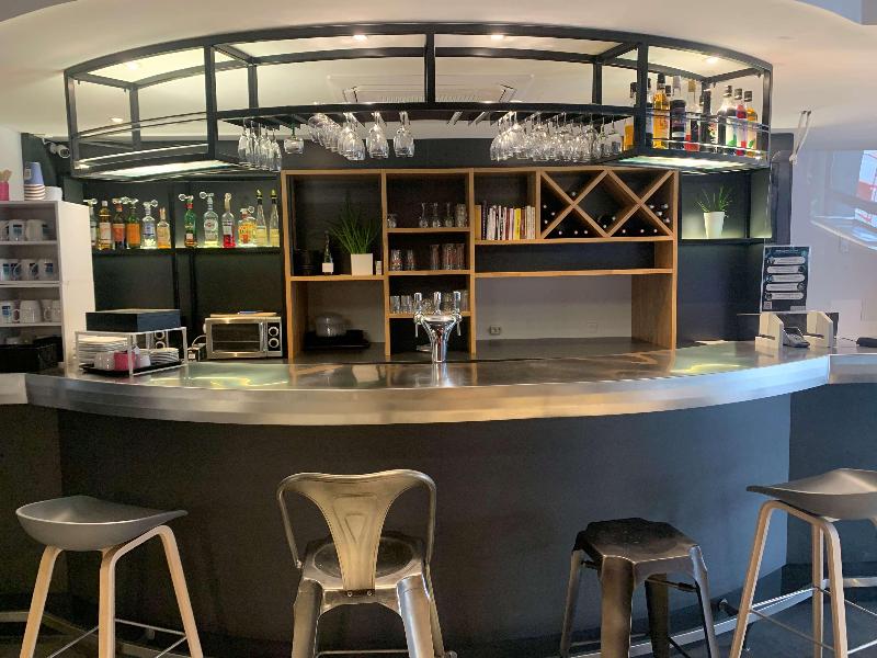 CAMPANILE EPINAL CENTRE - Gare - Bar
