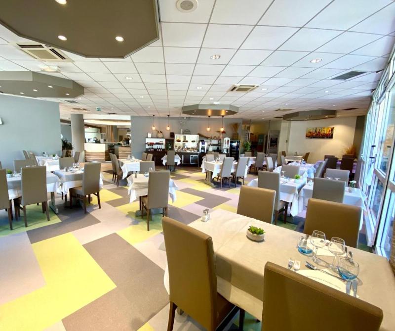 Logis Hotel le Neron - Restoran