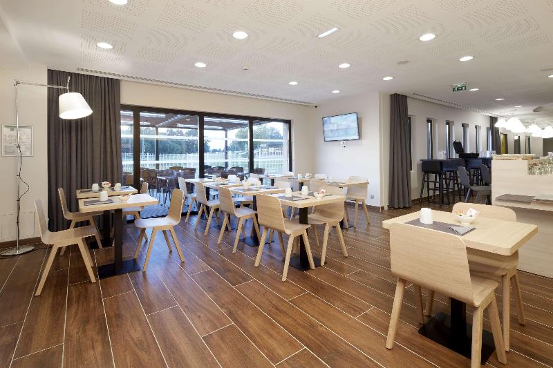 Kyriad Prestige PAU Zenith Palais des Sports - Restoran