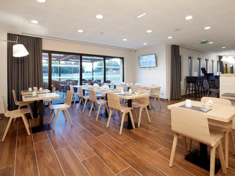 Kyriad Prestige PAU Zenith Palais des Sports - Restoran