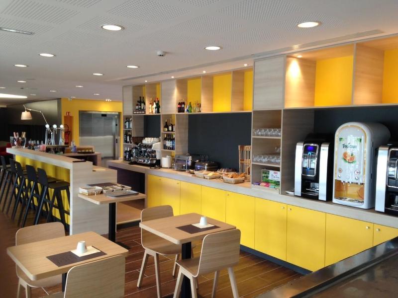 Kyriad Prestige PAU Zenith Palais des Sports - Restoran