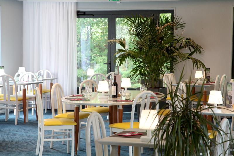 Kyriad Lannion Perros-Guirec - Restoran