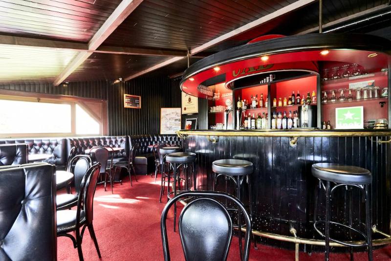 Kyriad Laval - Bar