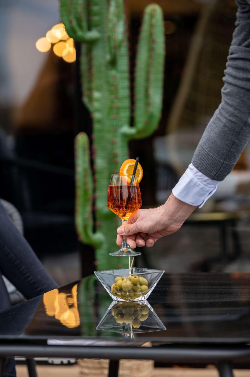 Kyriad Laval - Bar
