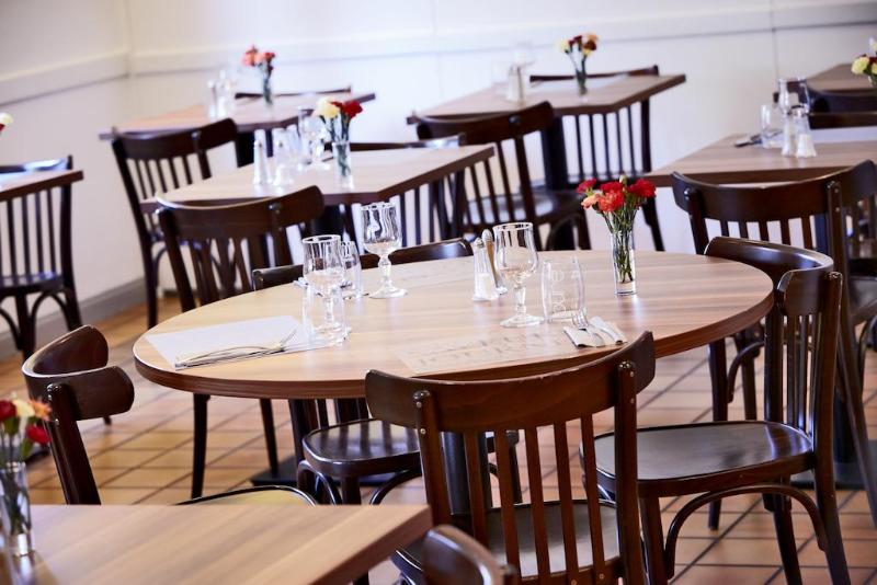 Kyriad Laval - Restoran