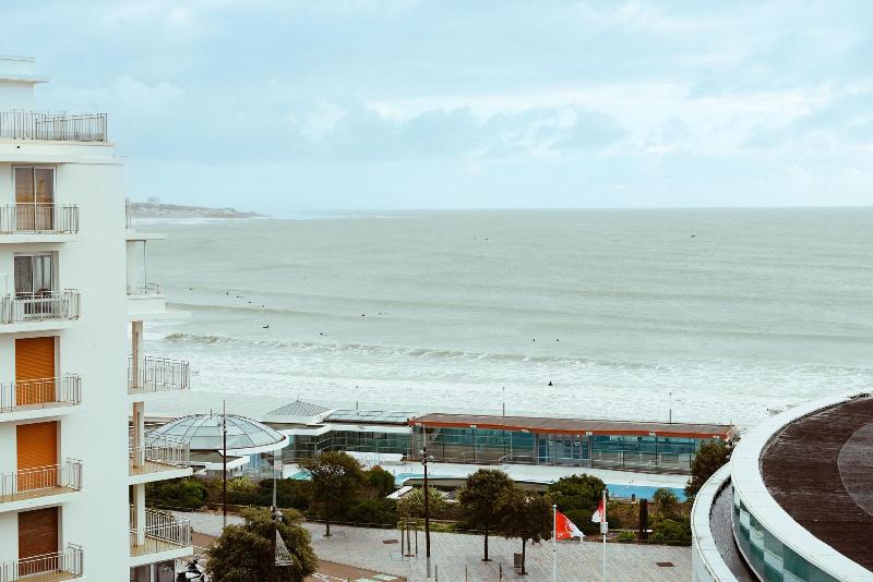 Kyriad Prestige Les Sables D'Olonne Plage - Plage - Genel