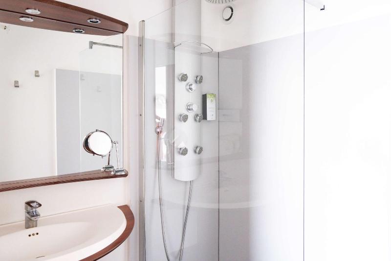 Kyriad Prestige Les Sables D'Olonne Plage - Plage - Oda