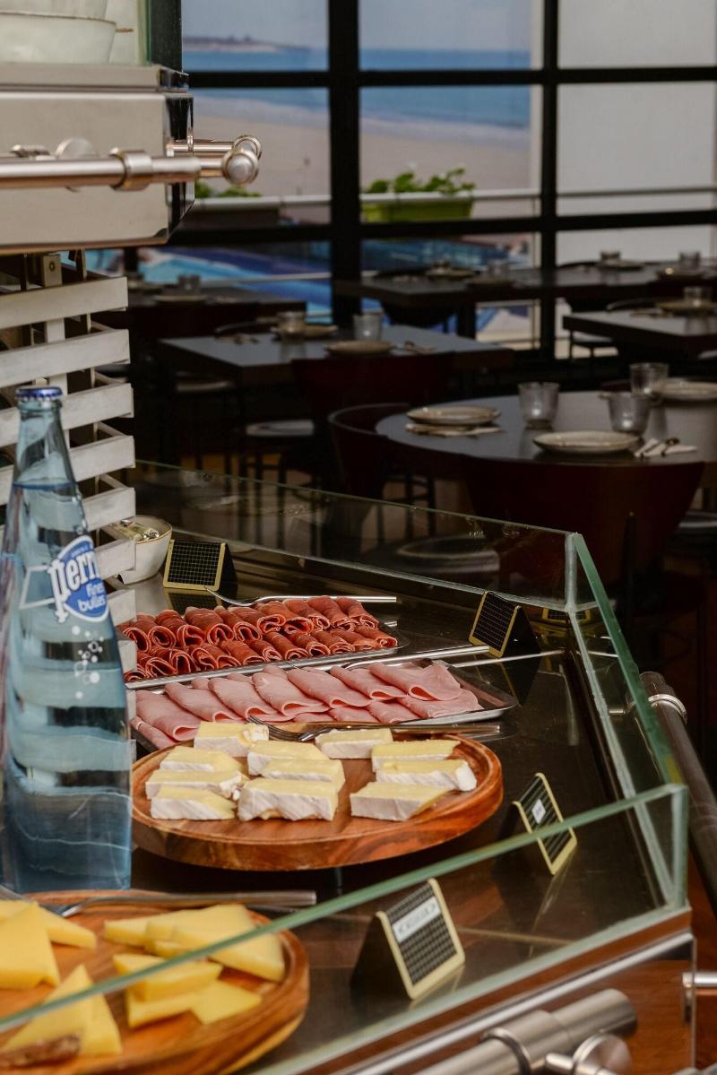 Kyriad Prestige Les Sables D'Olonne Plage - Plage - Restoran