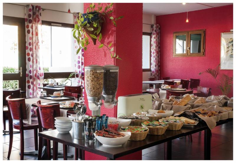 Kyriad Lyon Sud Saint Genis Laval - Restoran