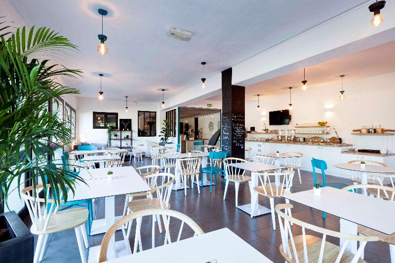 Kyriad Lyon Sud Saint Genis Laval - Restoran