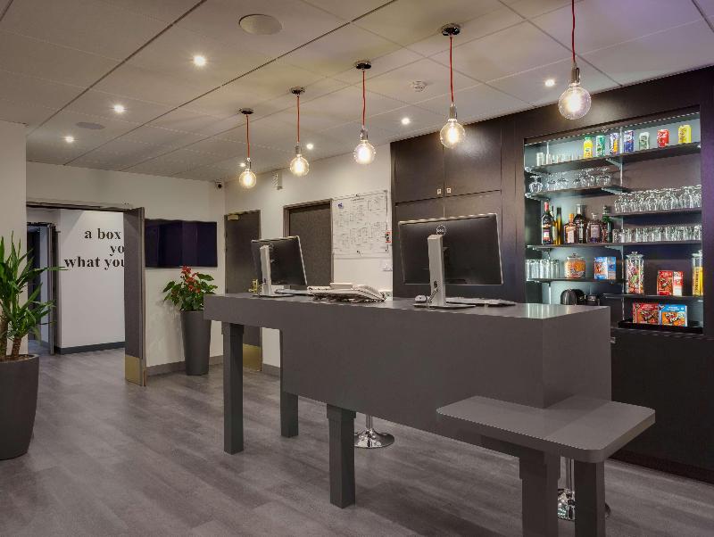 Kyriad Rennes Centre - Lobi