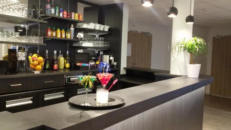 Kyriad Prestige Residence Cabourg Dives sur Mer - Bar