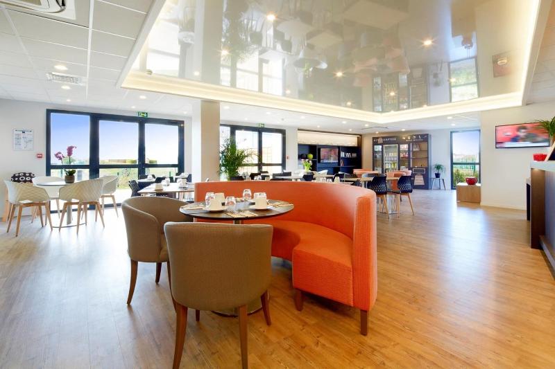 Kyriad Prestige Residence Cabourg Dives sur Mer - Lobi