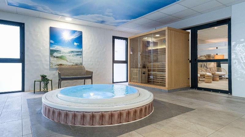 Kyriad Prestige Residence Cabourg Dives sur Mer - Havuz