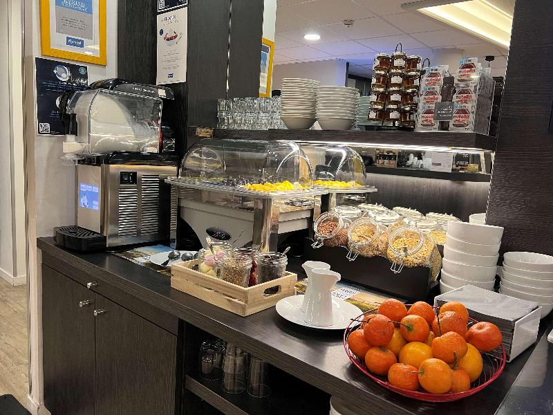 Kyriad Prestige Residence Cabourg Dives sur Mer - Restoran