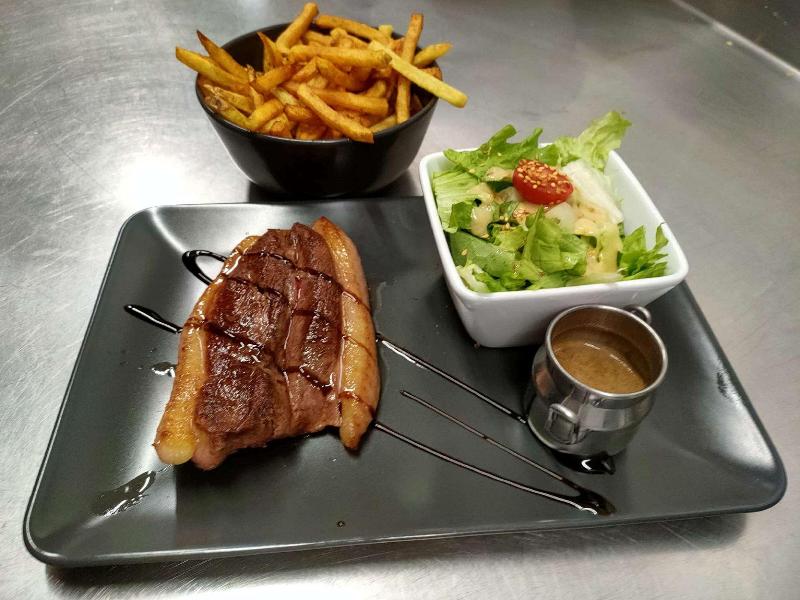 Kyriad Saint Chely D'Apcher Aire de la Lozere - Restoran