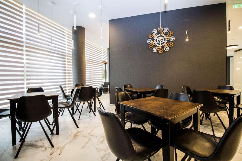 Best Western Plus Premium Inn - Bar