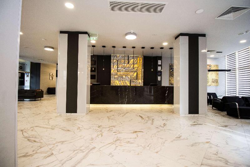 Best Western Plus Premium Inn - Lobi