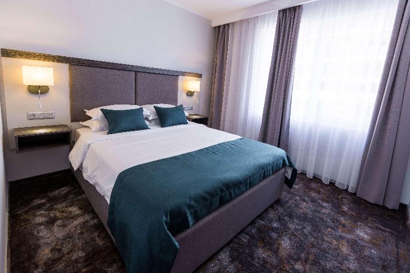 Best Western Plus Premium Inn - Oda