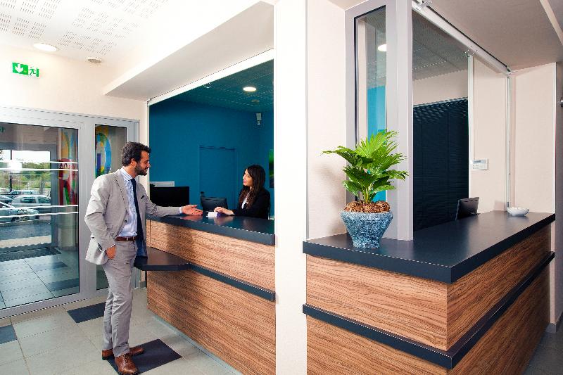 Sejours & Affaires Paris Bagneux - Lobi