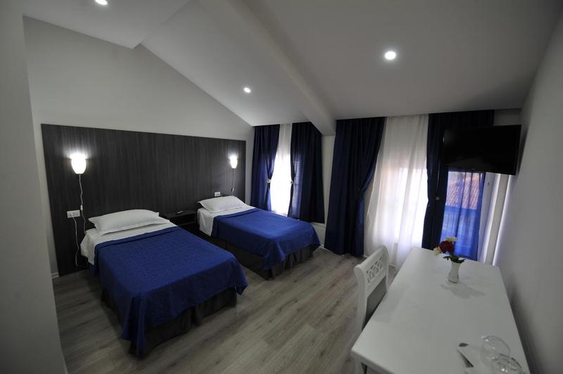 Rose Garden Hotel - Oda
