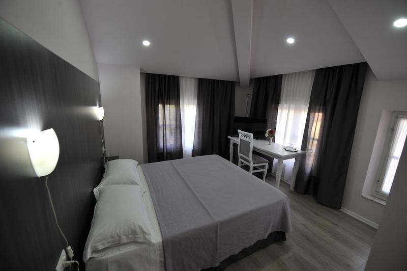 Rose Garden Hotel - Oda