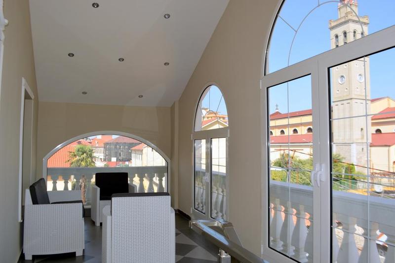 Rose Garden Hotel - Teras