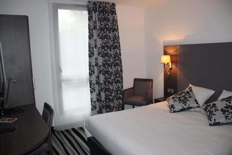 Kyriad Saint Quentin En Yvelines Montigny - Oda