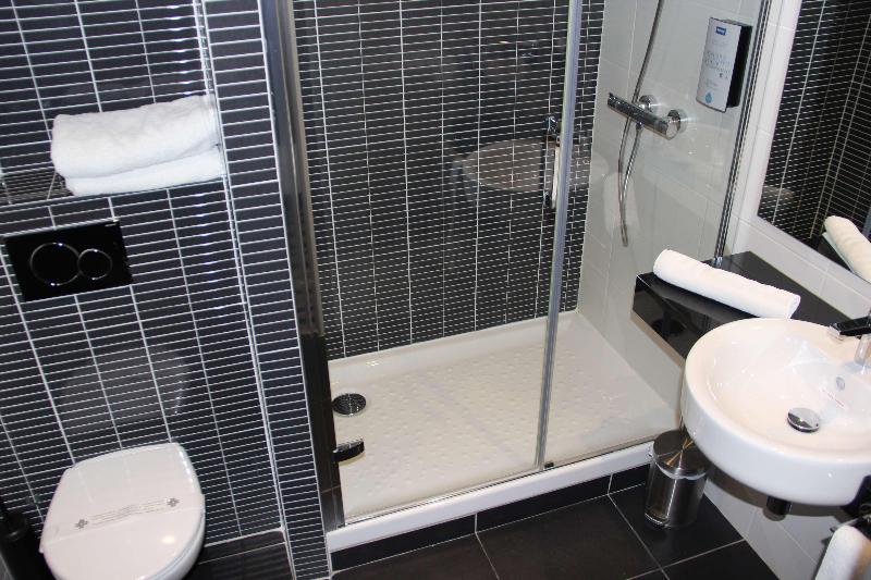Kyriad Saint Quentin En Yvelines Montigny - Oda