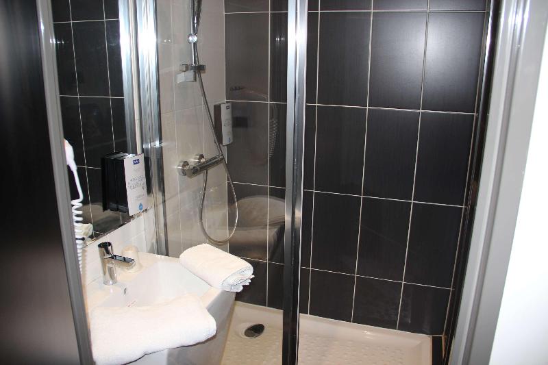 Kyriad Saint Quentin En Yvelines Montigny - Oda