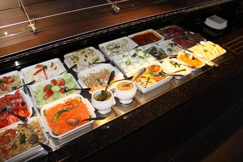 Kyriad Saint Quentin En Yvelines Montigny - Restoran