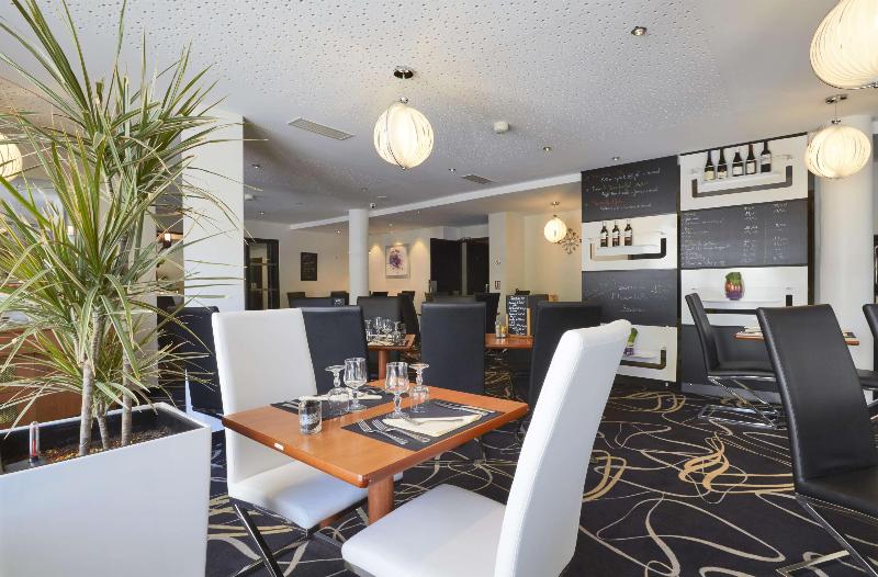 Kyriad Saint Quentin En Yvelines Montigny - Restoran