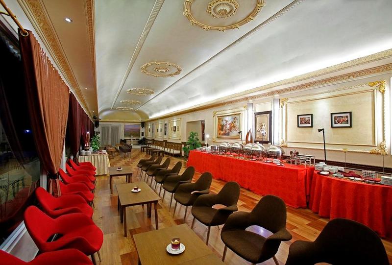 The Rich Jogja Hotel - Bar