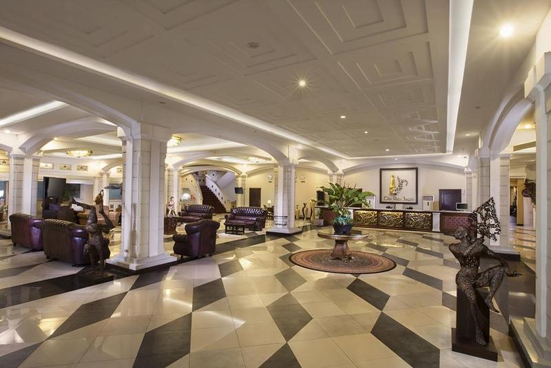 The Rich Jogja Hotel - Lobi